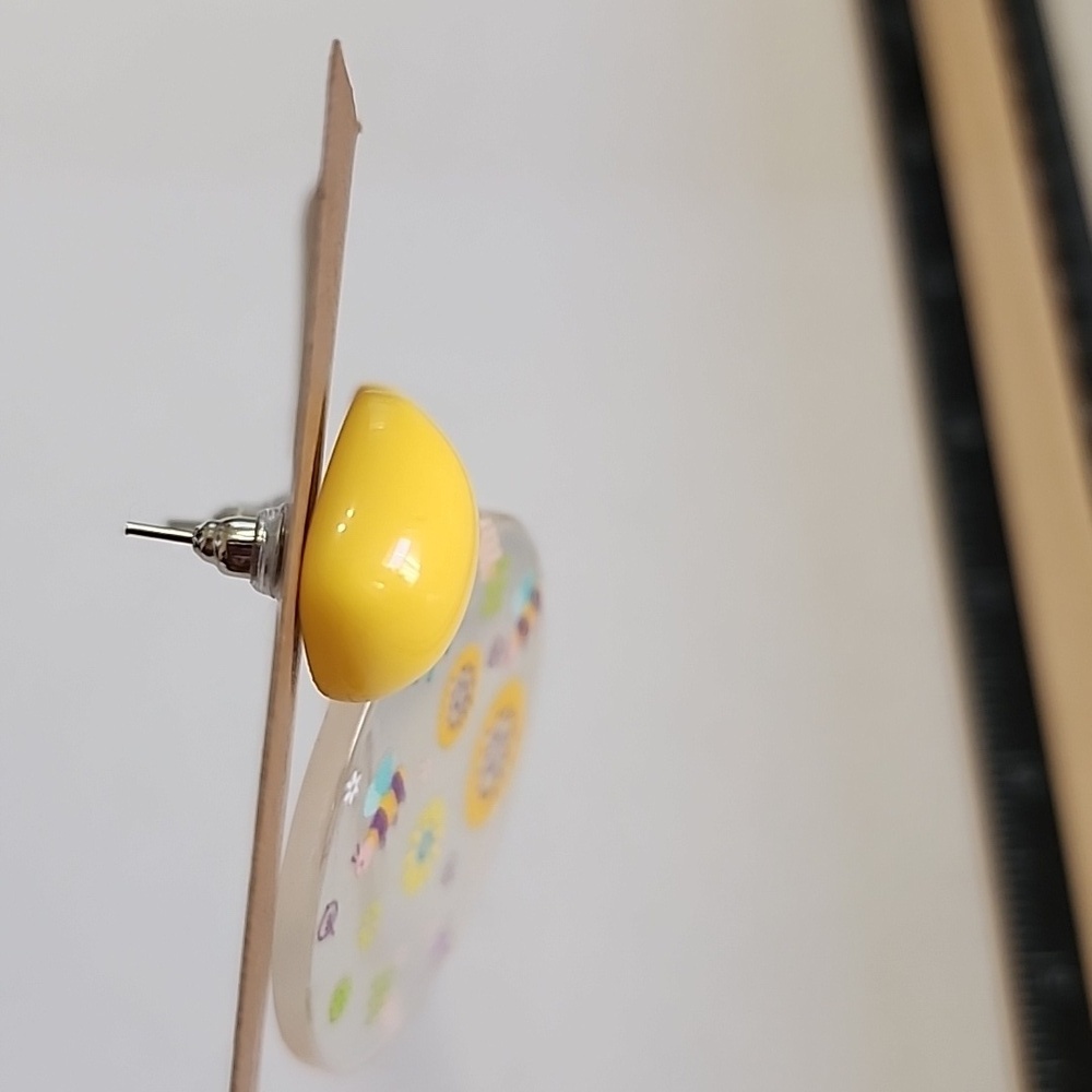 Yellow Floral Bee Acrylic Pendant Earrings - Picture 5 of 7